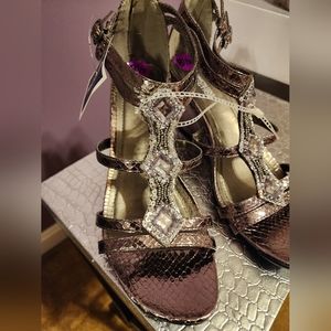 Chrome Kenneth cole sandles with clear Pendants